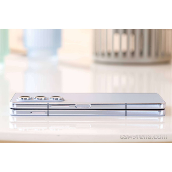 Чутки: Galaxy Z Fold6 буде 11 мм у товщину і легшим завдяки титану
