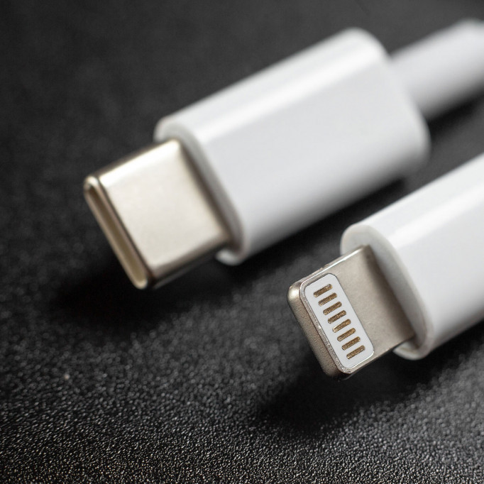 Кабели USB C-to-C для iPhone 15 и 15 Plus с поддержкой: без MFi, скорость USB 2.0